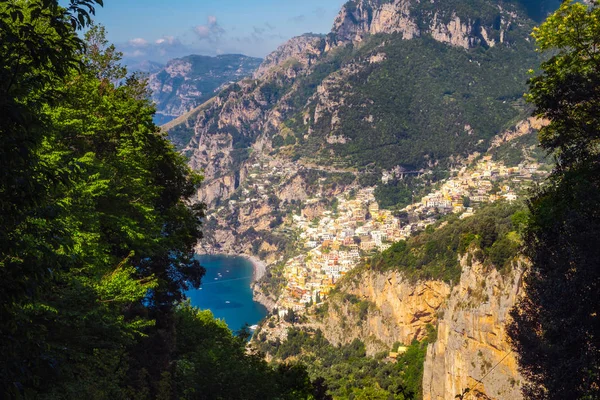 Vista panorâmica da cidade de Positano e da bela costa de Amalfi, Itália — Fotografia de Stock