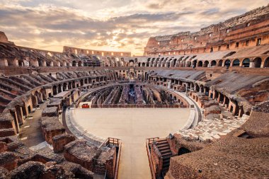 Roma Colosseum iç batımında doğal görünümü