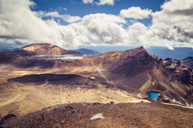 Manzaralı zümrüt göller ve volkanik manzara, Tongariro, Yeni Zelanda