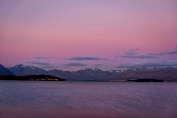 일몰, 뉴질랜드에서 레이크 테 카 포의 다채로운 꿈꾸는 풍경 — 스톡 사진