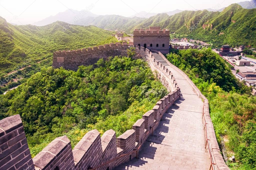 Scenic view of Great wall of China during sunny day