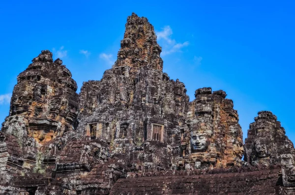 Malebný pohled starověkého chrámu v Angkor Wat — Stock fotografie