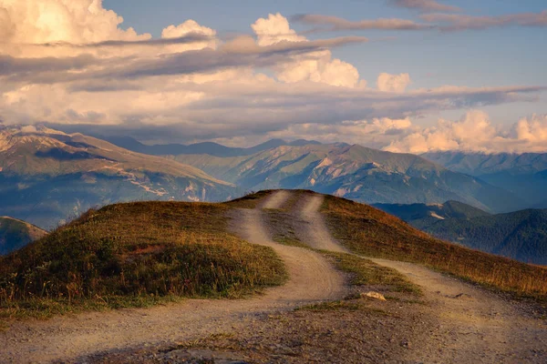 Paysage Montagne Avec Route Sinueuse Nuages Couchers Soleil Colorés Svaneti — Photo