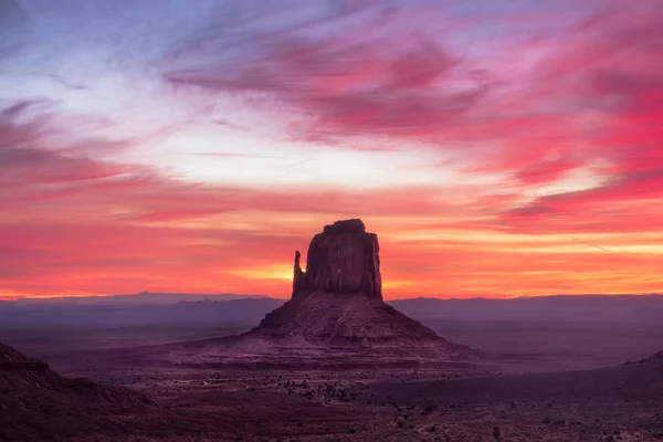Kleurrijke sunrise landschap bekijken van Monument valley nationaal park Rechtenvrije Stockafbeeldingen
