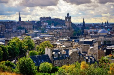 Edinburgh Skyline kalenin arka planda, İskoçya ile doğal görünümü