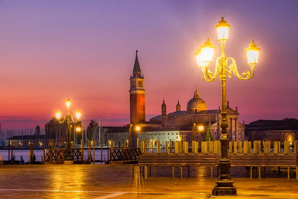 Scenic sunrise view of San Giorgio Maggiore in Venice — Stock Photo, Image