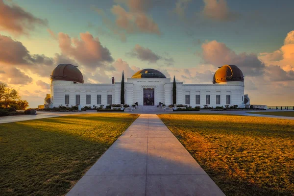 Vista paisagem do observatório Griffith em Los Angeles com drama — Fotografia de Stock