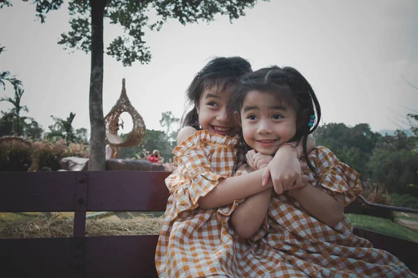 Close Portrait Two Daughters Scared — Stock Photo, Image