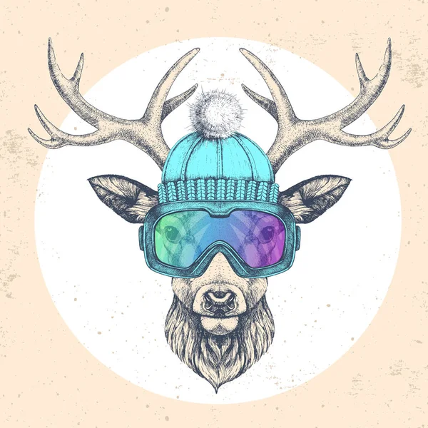 Cervi animali hipster in cappello invernale e occhiali da snowboard. Mano disegno Muso di cervo — Vettoriale Stock