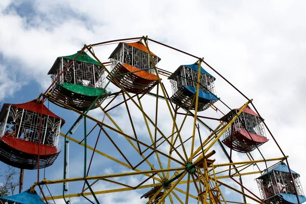 Colorful Ferris wheel — Stock Photo, Image