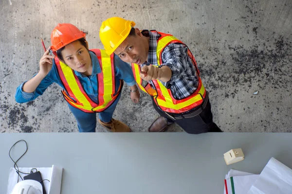 Vista Dall Alto Del Team Ingegneri Asiatici Professionisti Che Indossano — Foto Stock