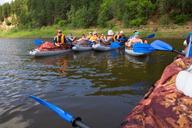 Kama nehirde Kano, Doksha district, Rusya Federasyonu - 07.06.2014: Editör.  