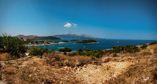Ksamil bir köy ve Güney Arnavutluk ve Butrint Milli Parkı parçası riviera eski bir yerleşim yeri. Ağustos 2016
