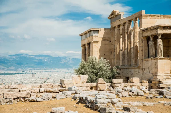 그리스, 아테네, 8 월 2016는 아크로폴리스의 아테네, 아테네의 시 위에 매우 바위 같은 노두에 있는 고 대 요새. 아테나의 오래 된 사원 — 스톡 사진