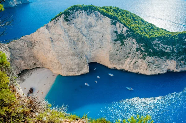 Yunanistan, Zakynthos, batık bay, Ağustos 2016. Güzel görünüm gözlem hangarına gidin. Son derece mavi su