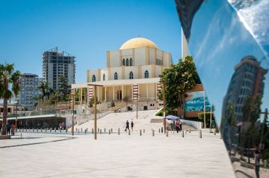 2016 yılında Arnavutluk, Durres. Durrs Ulu Camii