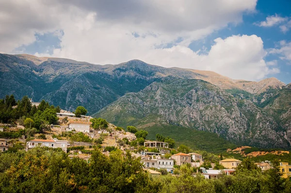 2016, Arnavutluk, Llogara Milli Parkı, Llogara Pass. Vlore İlçesi, görünümü koy ve plaj için