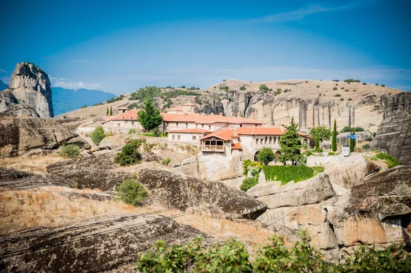 GREECE, METEORA, formasi batu spektakuler dan Ortodoks Yunani — Stok Foto