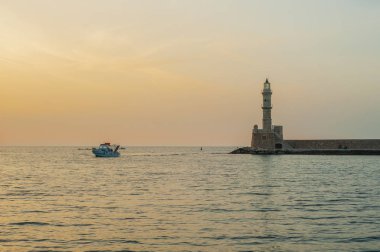 Yunanistan, Girit Chania (Xania) ışık şehrine akşam gün batımı. B
