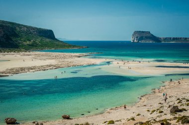Balos beach, Yunanistan Crete, manzara plaj. Sarı kum ve 