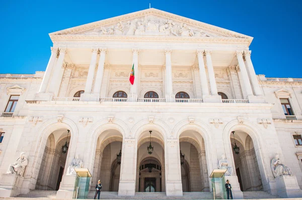 Portugal, lisbon, frontansicht von assembleia da republica (portugu — Stockfoto