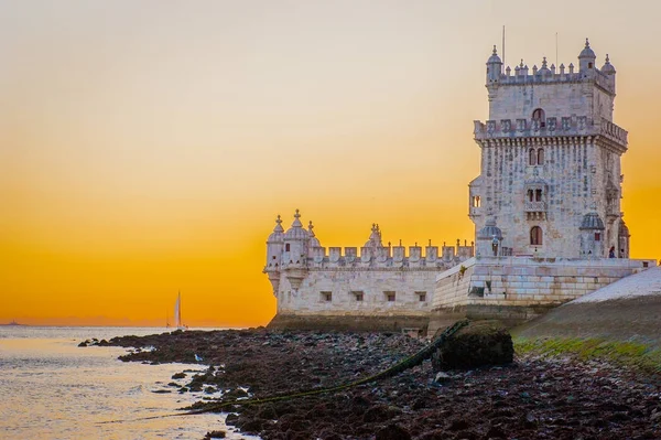 Belém-torony (Torre de Belém) vagy a torony a St. Vincent van egy a — Stock Fotó