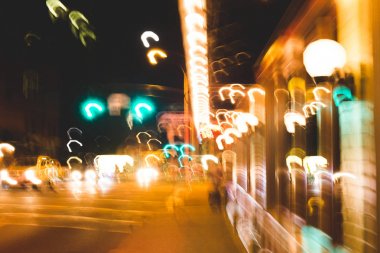 Hafif bulanıklık hareket efektleri şehir sokak.