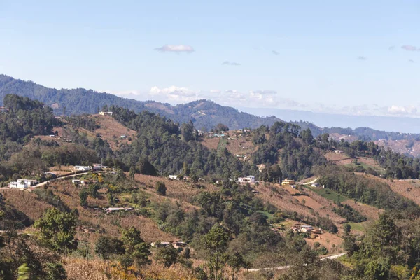 Amplia vista del paisaje rural guatemalteco — Foto de Stock