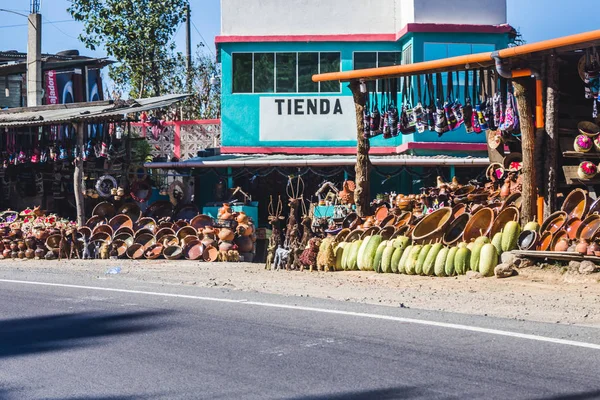 Mercado en carretera en Guatemala — Foto de Stock