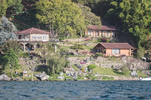 Maisons sur le lac Atitlan — Photo