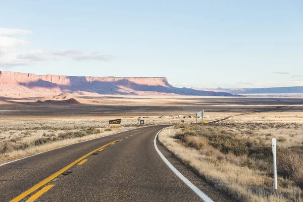 Desert Highway landschap in Arizona — Stockfoto