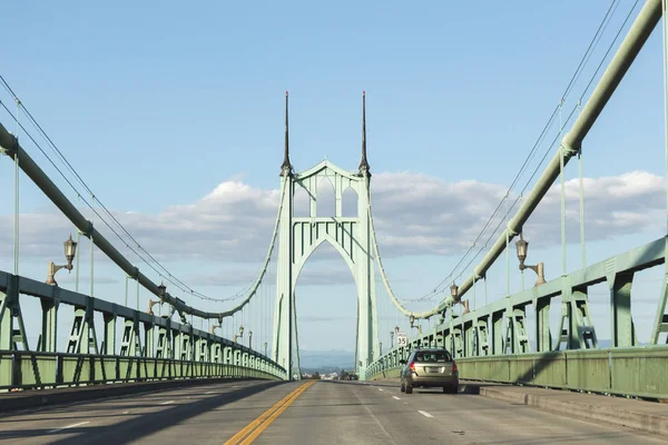 Jízdy na St. John's Most v Portlandu — Stock fotografie