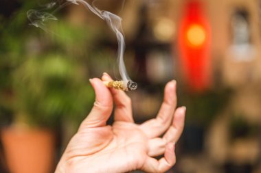 Kadın eli hapiste yasaktır