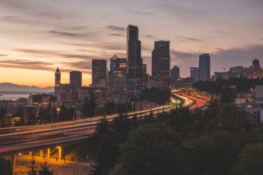 Binalar ve Seattle'da trafik