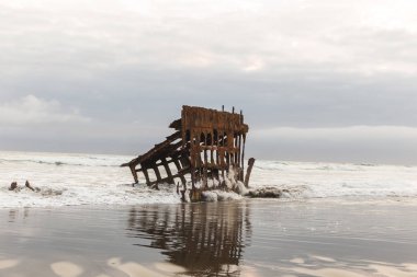 Peter Iredale'ye batık Oregon
