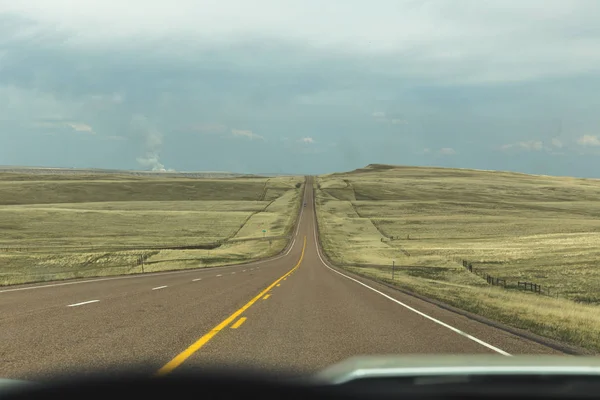 Lege snelweg in afgelegen platteland — Stockfoto
