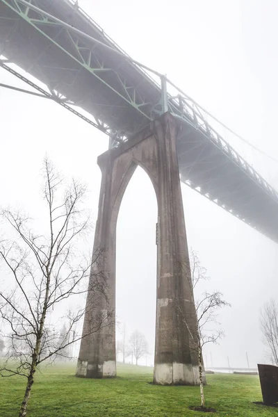 St. Johns Köprüsü (dikey siste)