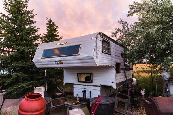 Old Camper and Junk — Stock Photo, Image