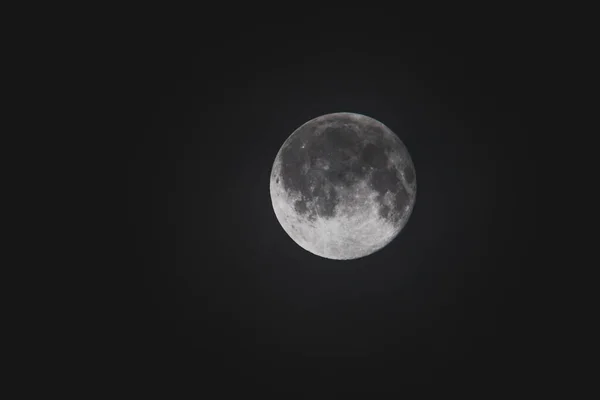 Vue Rapprochée Pleine Lune Contre Ciel Noir — Photo