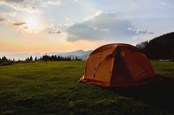Горы-палатки — стоковое фото