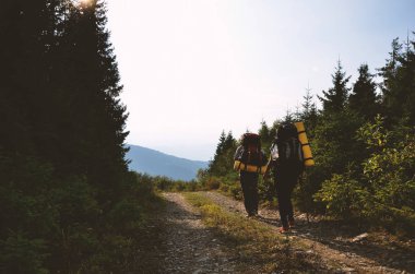 tırmanma grubu yürüyüşçü