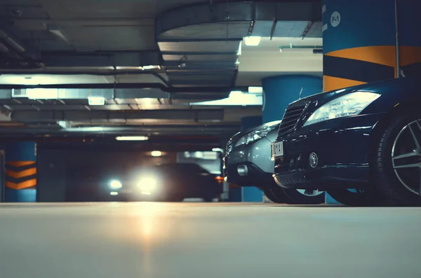 yer altı otoparkı araba bulmak yerde