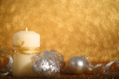 Noel mum parlak zemin üzerine