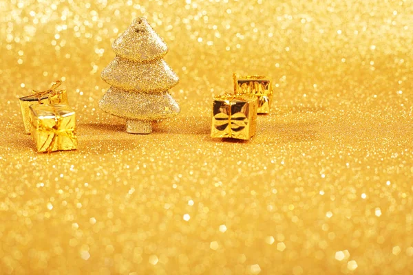 Abeto dourado de natal — Fotografia de Stock