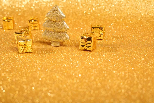 ゴールデン クリスマス モミの木 — ストック写真