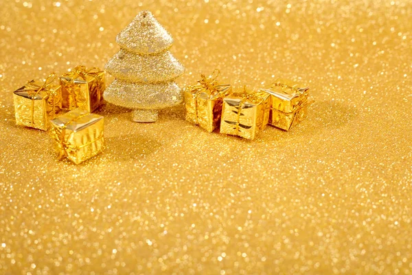 金色圣诞枞树 — 图库照片