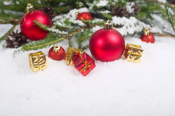 Karda Noel süslemeleri