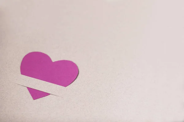 Vaaleanpunainen paperi sydän — kuvapankkivalokuva