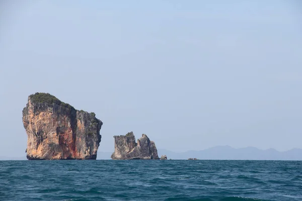 Limestone islands in Thailand — Stock Photo, Image