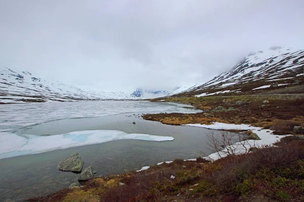 Primavera Noruega paisagem — Fotografia de Stock